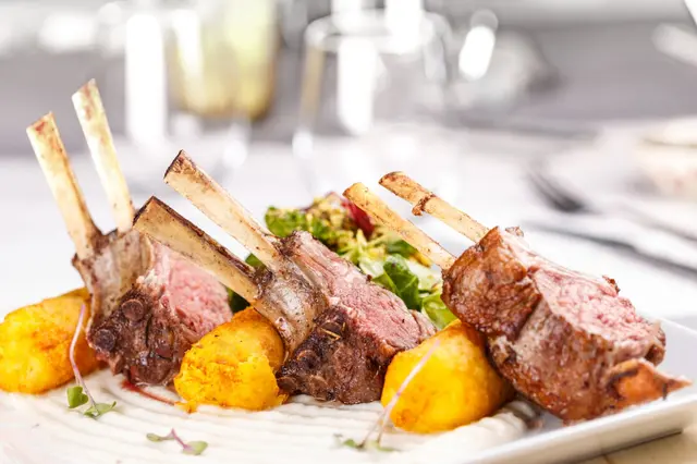 Recette carré de côtelettes d'agneau rôties