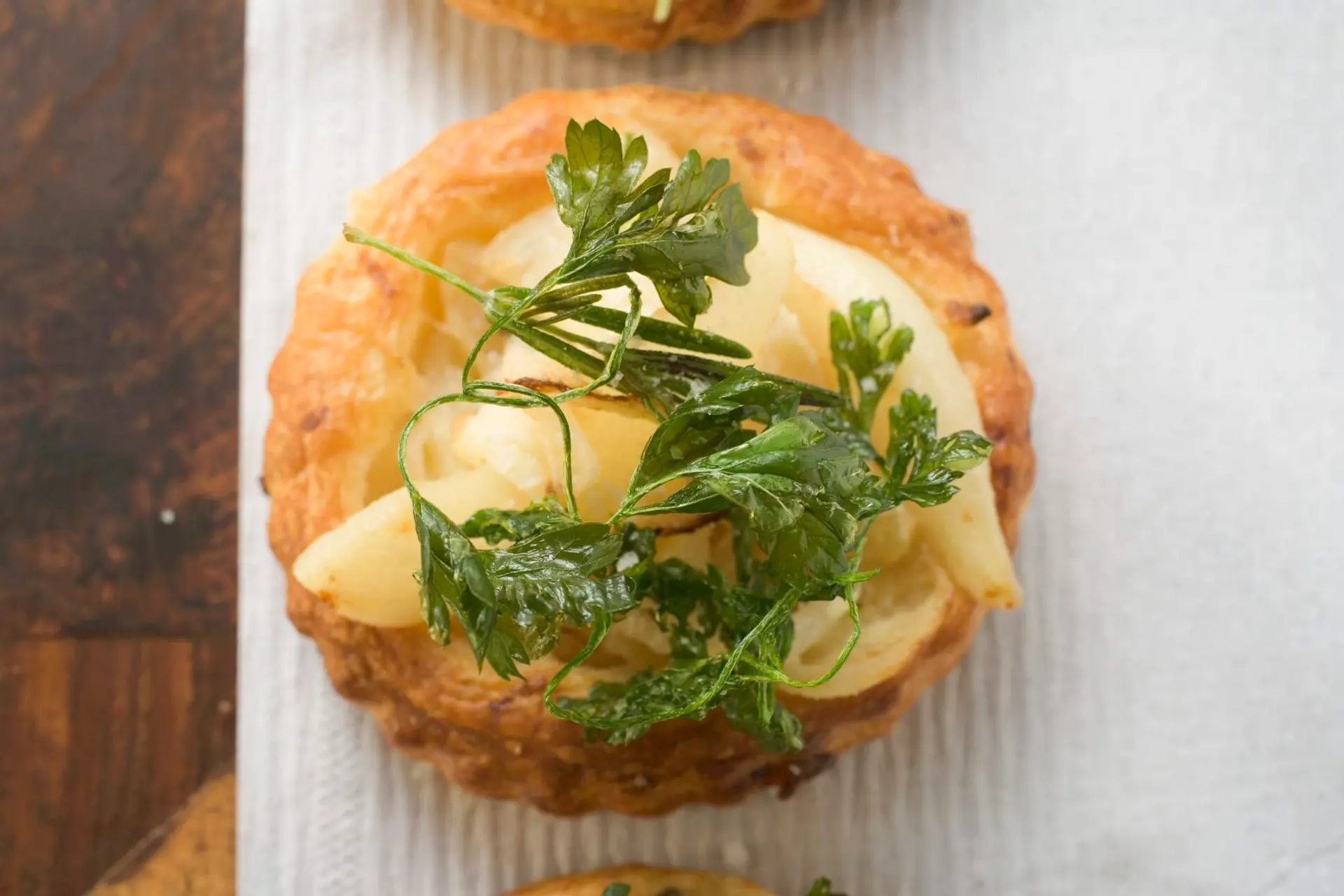 Galette de poire salée avec persil frit