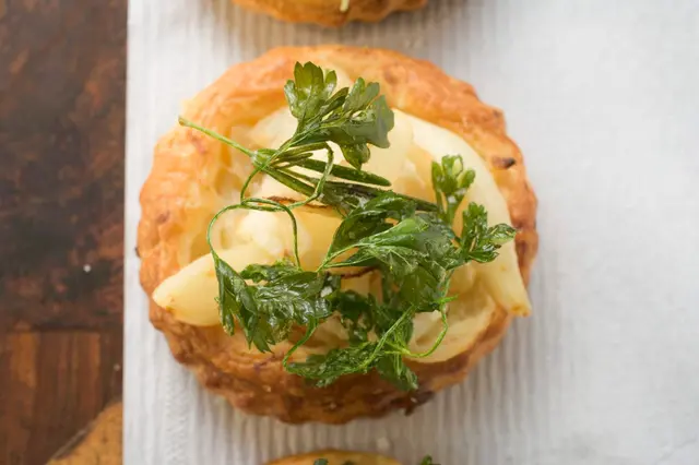 Galette de poire salée avec persil frit