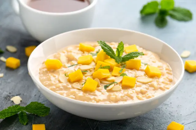 Riz au lait à la mangue et à la cannelle