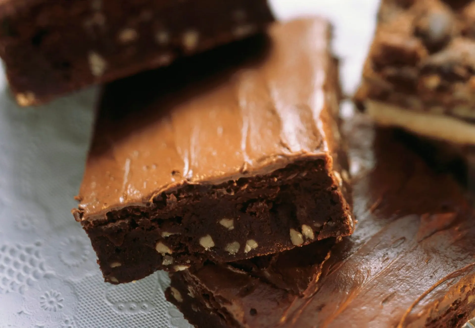 Brownies aux noix avec glaçage