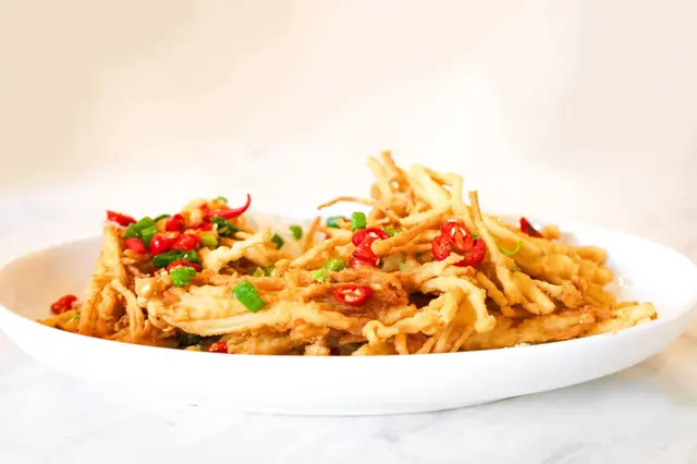 Champignons enoki frits