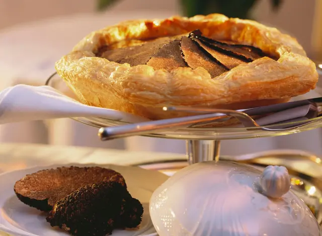 Quiche chaude au chevreuil et aux truffes