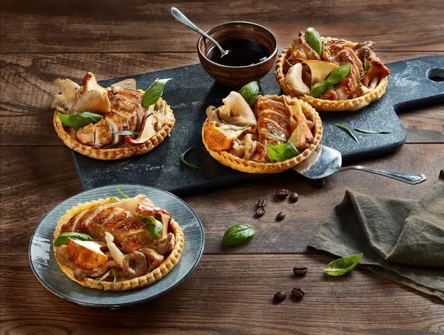 Tartelettes au lapin, pleurotes et café