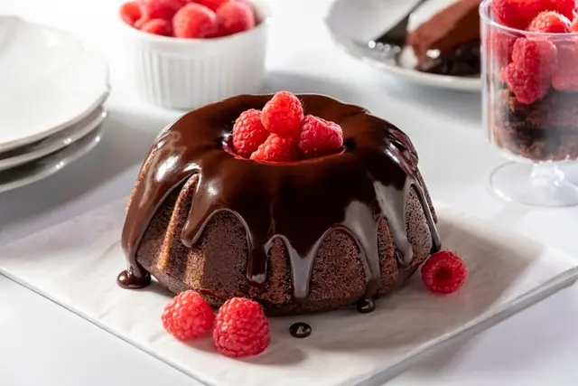 Bundt cake au chocolat et framboises