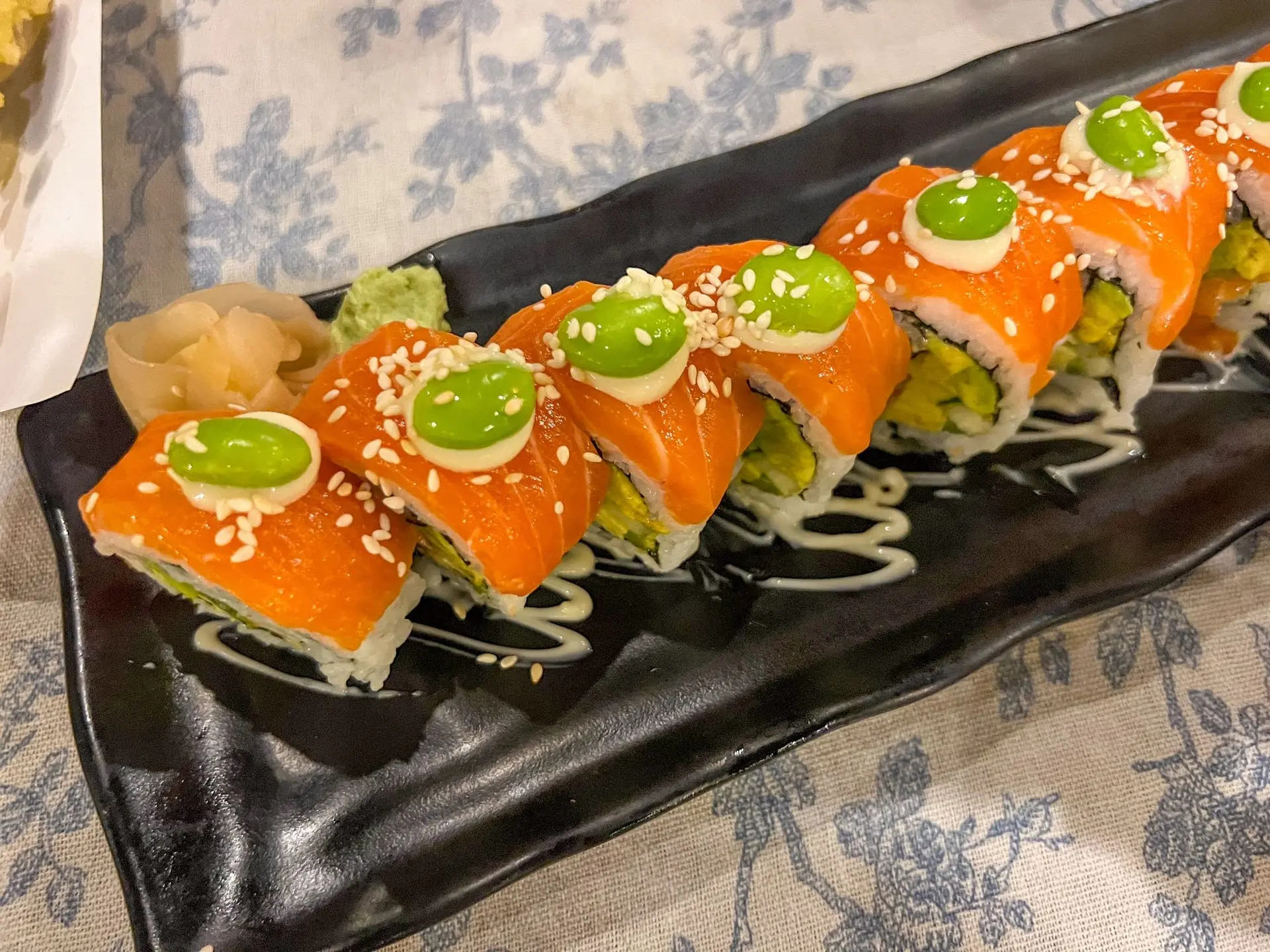 Recette rouleau de sushi au saumon et wasabi