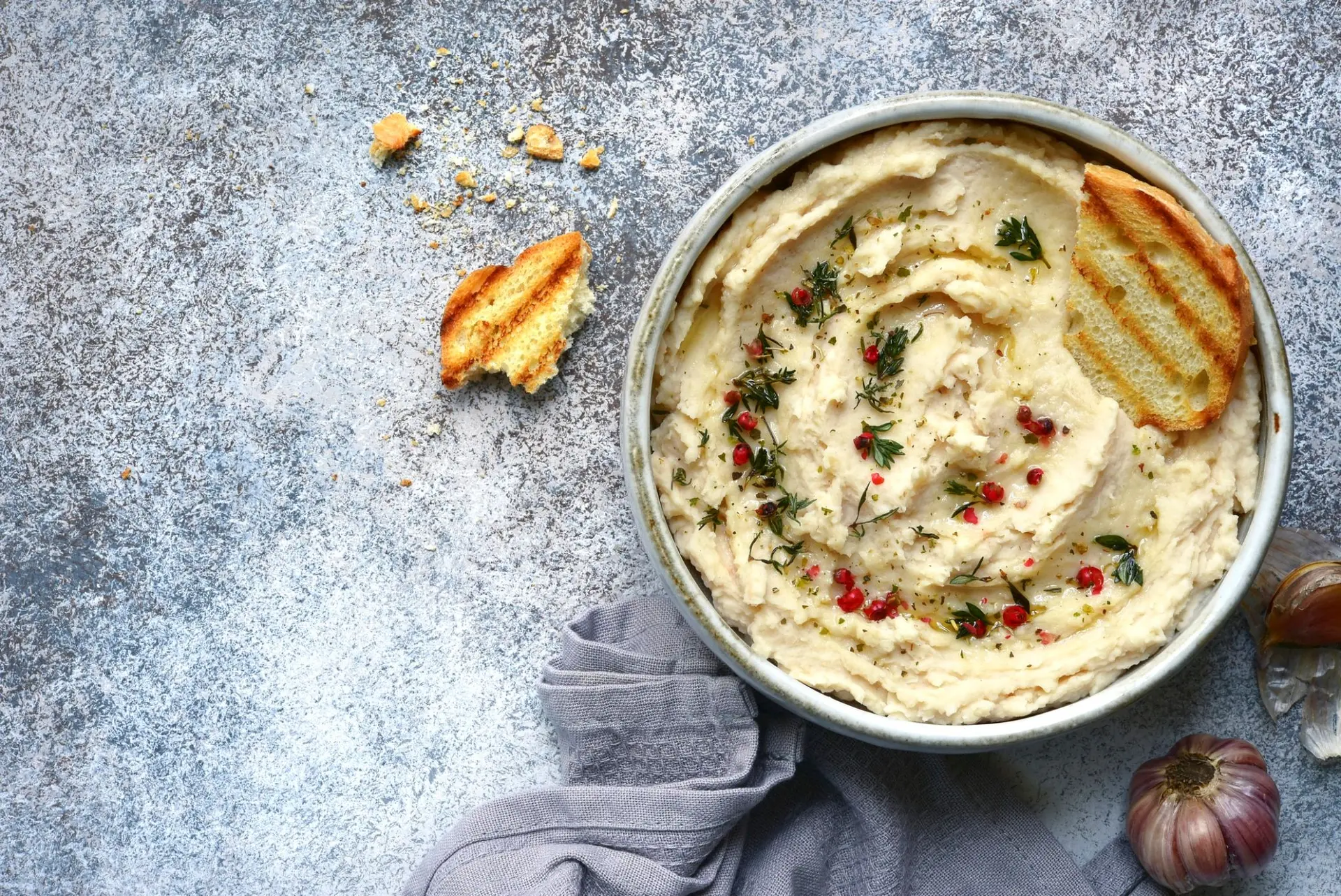 Houmous de haricots blancs, ail et fines herbes