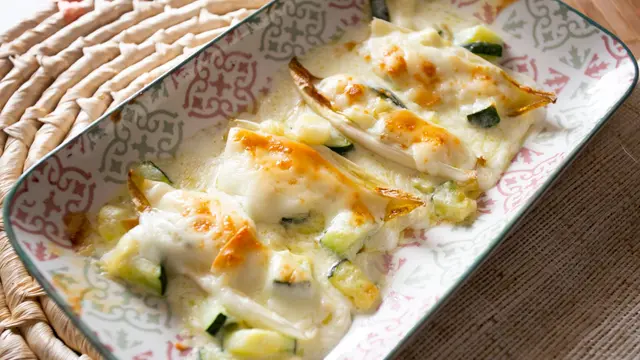 Endives gratinées aux courgettes et béchamel