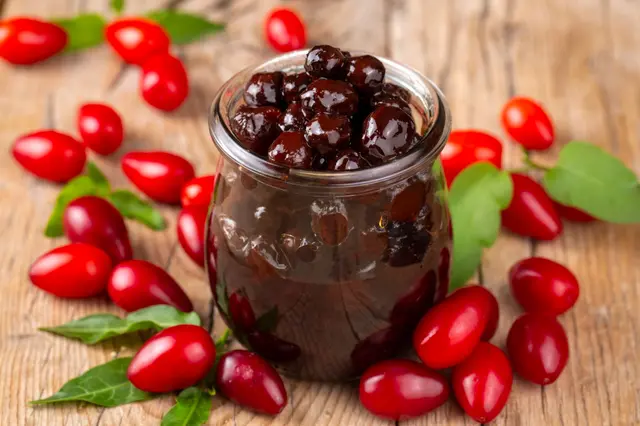 Confiture de cornouilles