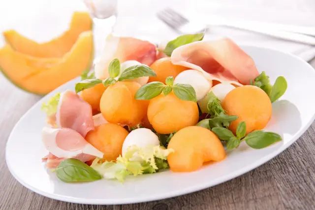 Recette salade de melons au jambon cru et mozzarella