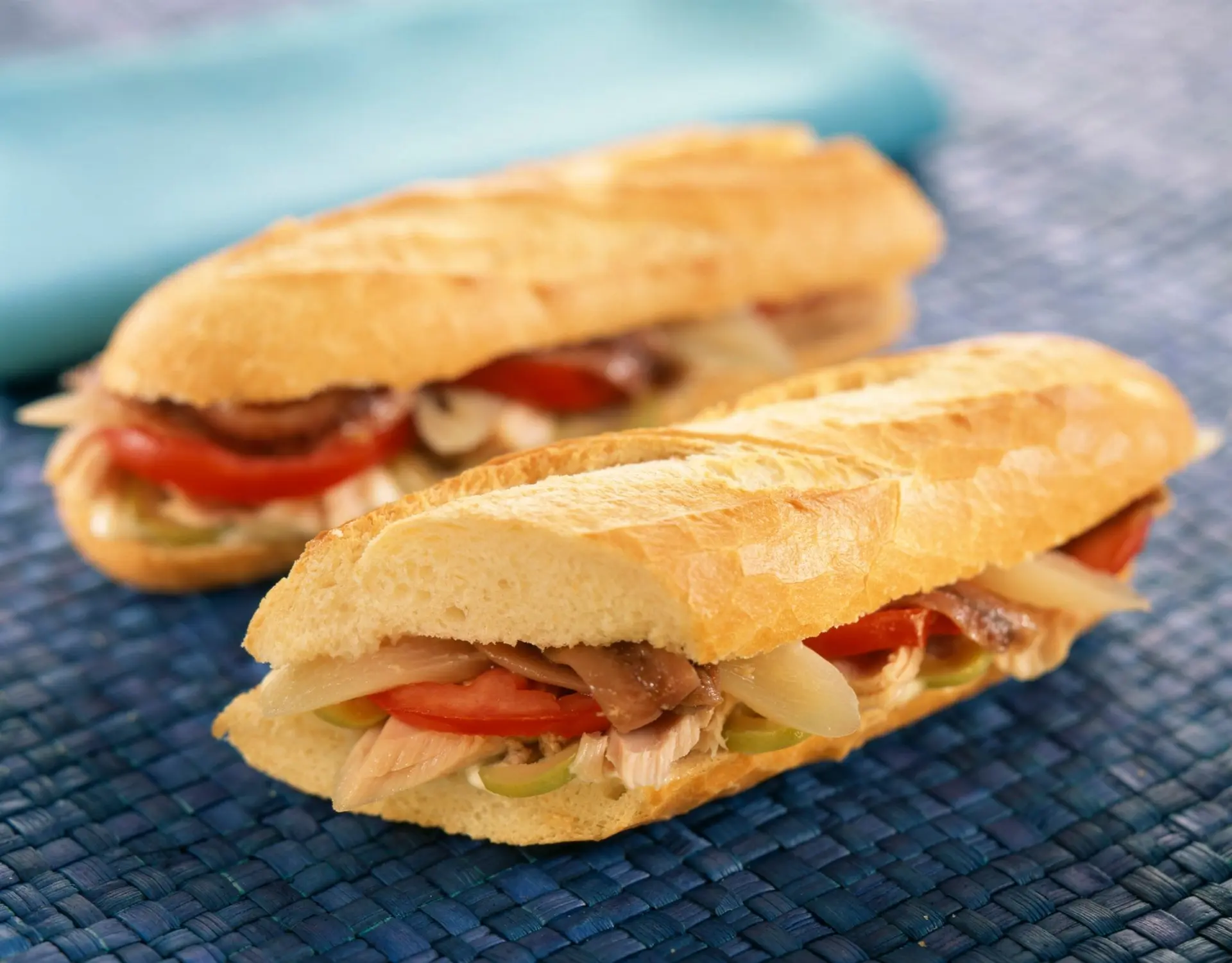 Baguette aux harengs marinés et crudités