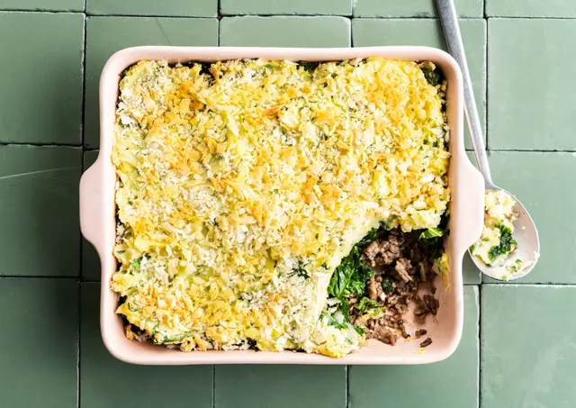 Parmentier de panais, bœuf haché et chou kale