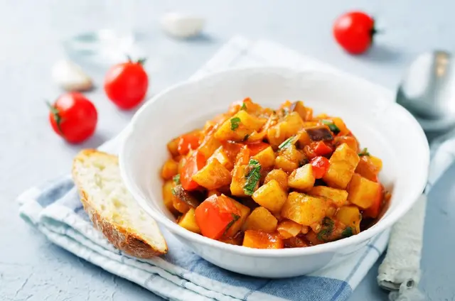 Goulasch de poivrons et aubergines