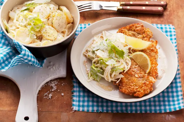 Escalope panée aux amandes et salade de pommes de terre