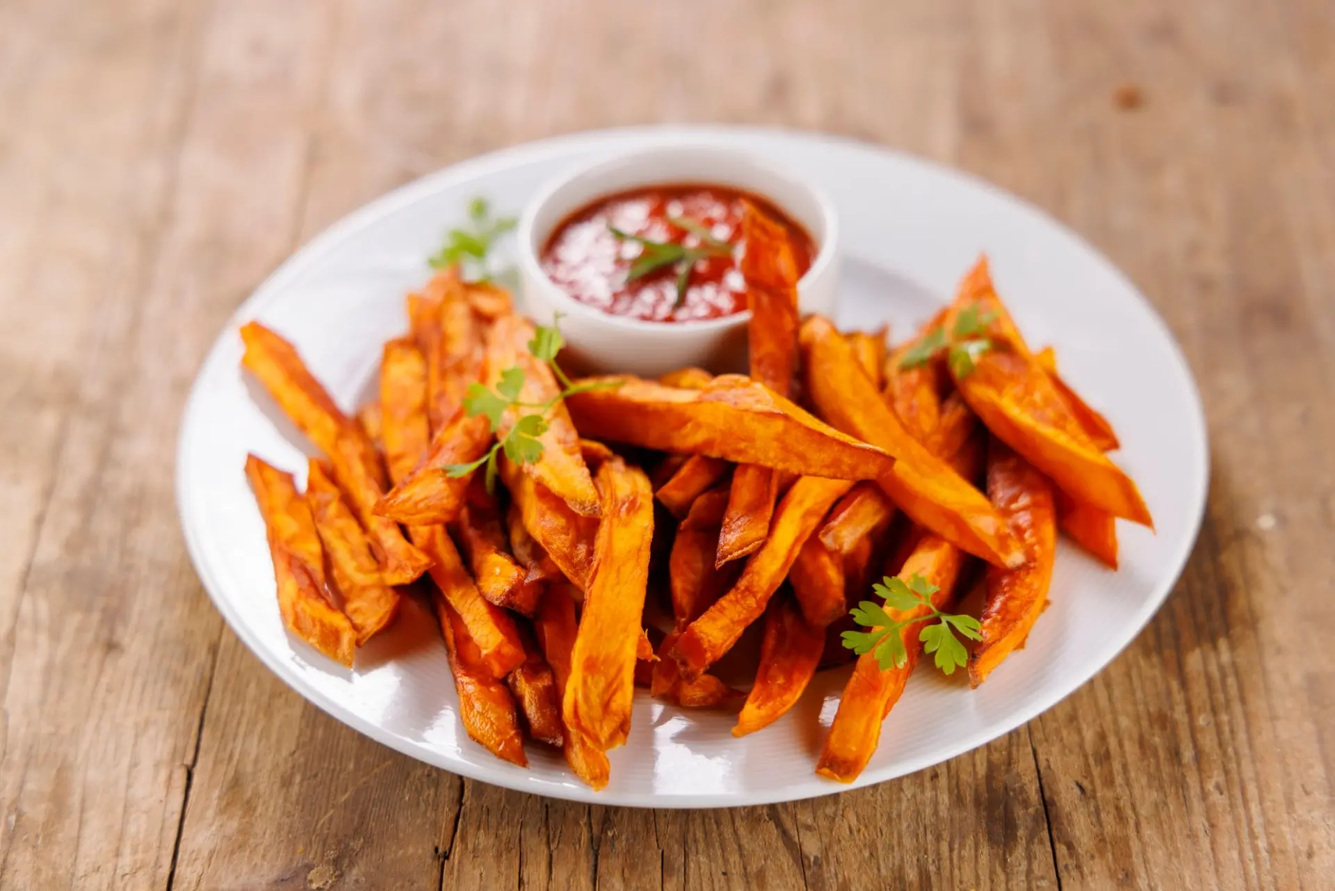 Frites de patate douce croustillantes et légères