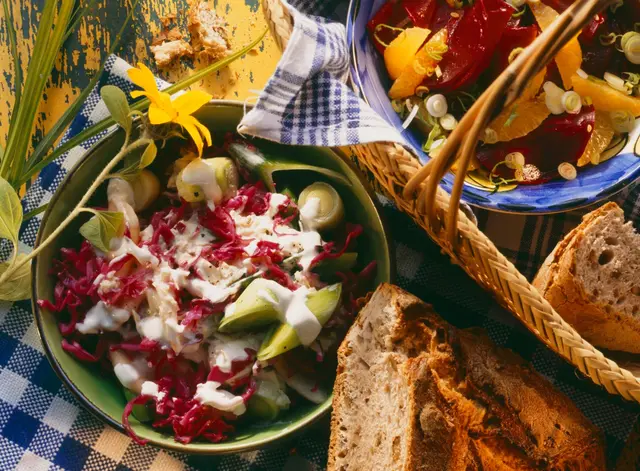 Salade de chou rouge et poireaux, betteraves et oranges