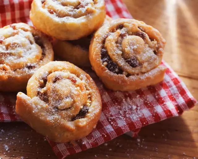 Escargots aux raisins secs saupoudrés de sucre glace