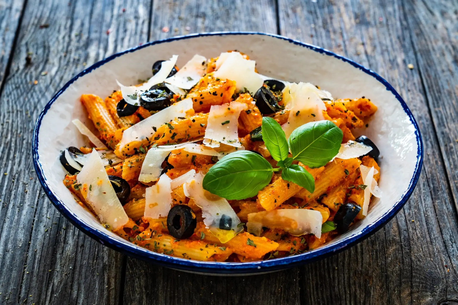 Recette rigatoni à la sauce pesto au basilic