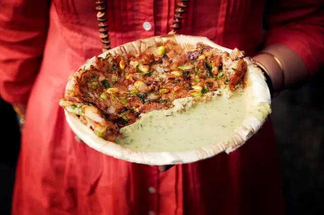 Tarte indienne aux oignons rouges, ail et fèves
