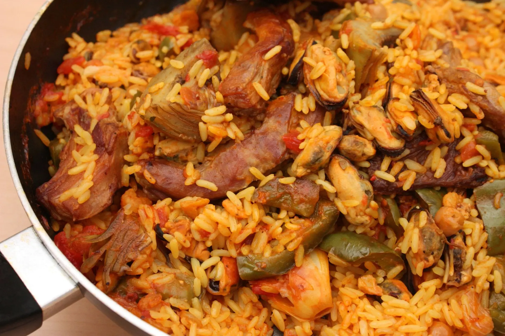 Paella à l'agneau