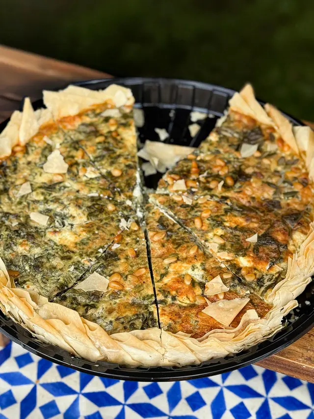 Tarte au pesto et pignons de pin au basilic