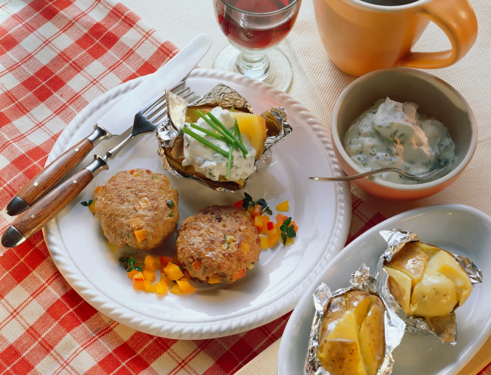 Frikadellas aux légumes et à la viande hachée
