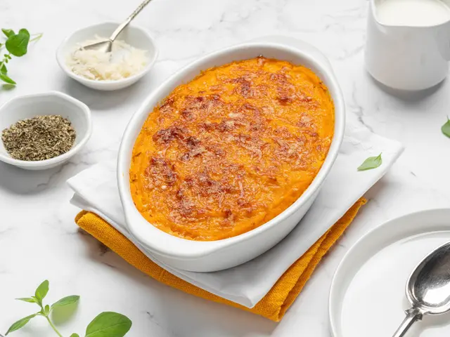 Gratin de citrouille dorée (patate douce, carotte) avec garniture de fromage fondu