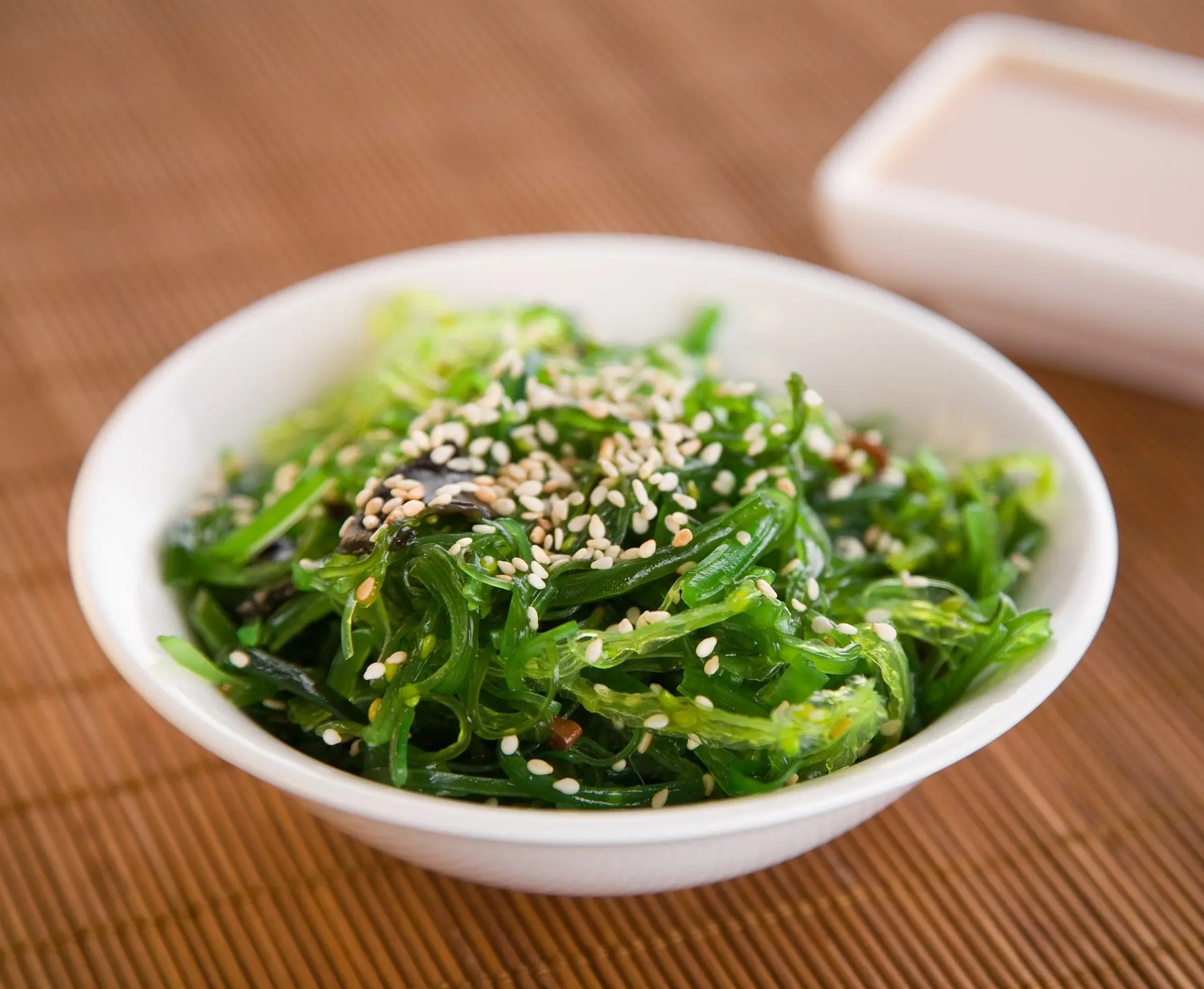 Salade d'algues wakamé et sésame