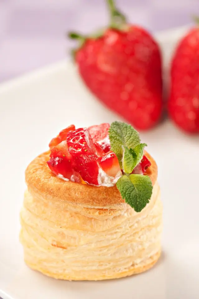 Recette bouchée feuilleté à la fraise et crème fraiche