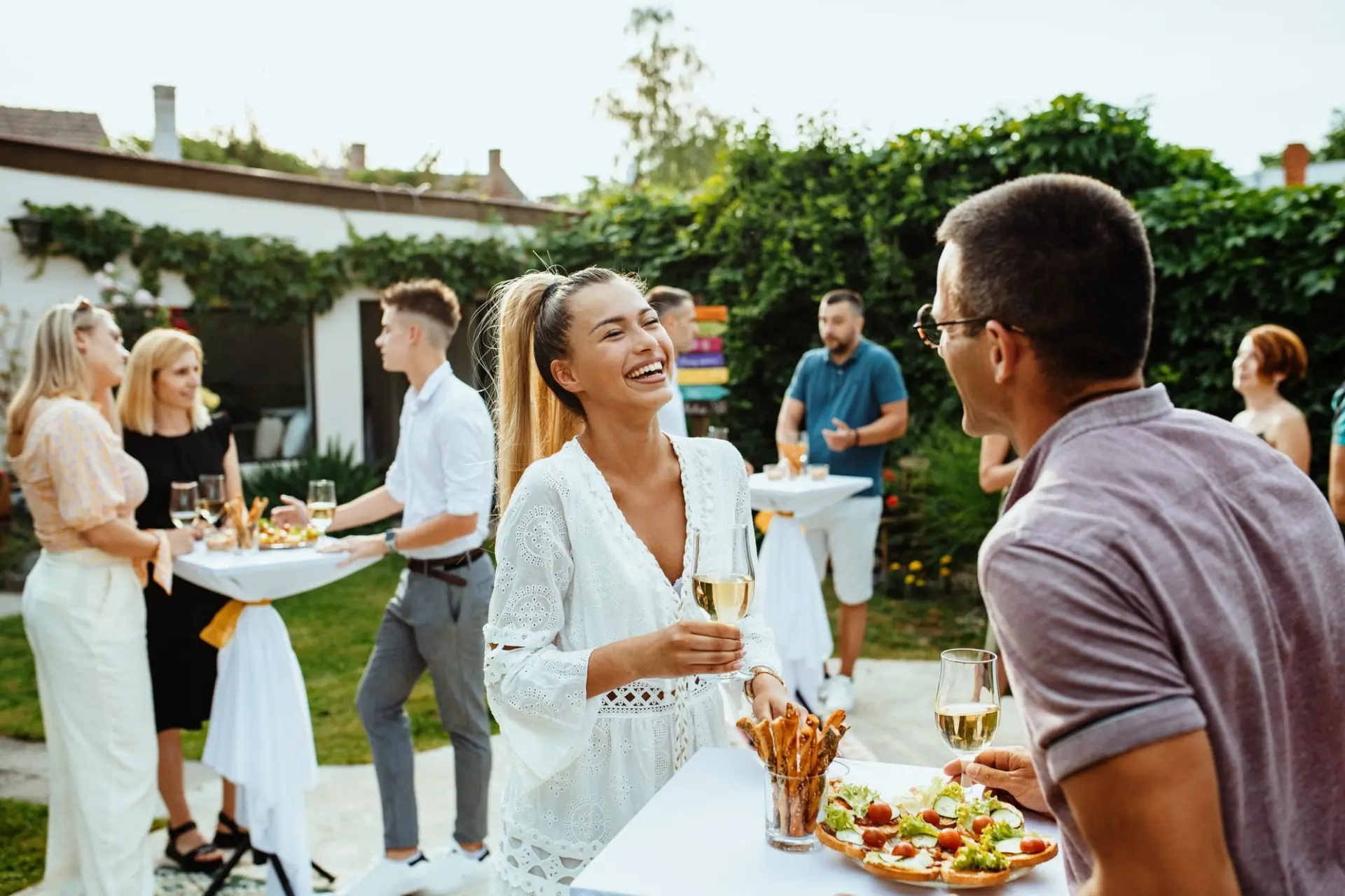 Apéro d’été : idées, recettes et conseils pour un apéritif dinatoire réussi