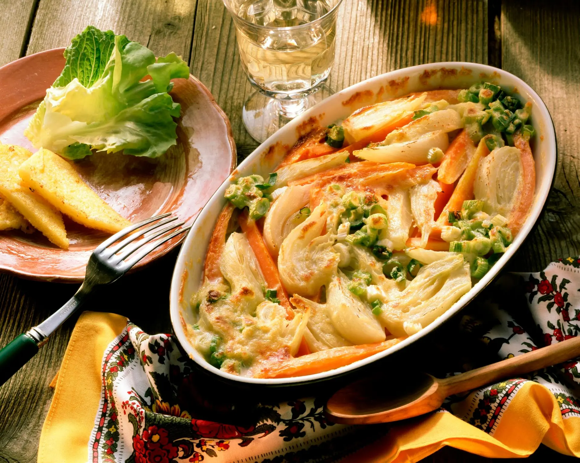 Gratin de fenouil et de carottes aux poireaux émincés