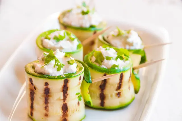 Rouleaux de courgettes au fromage frais
