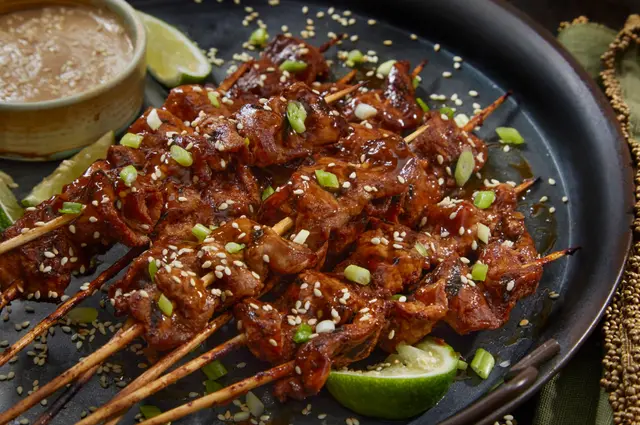 Porc teriyaki grillé avec sauce au sésame