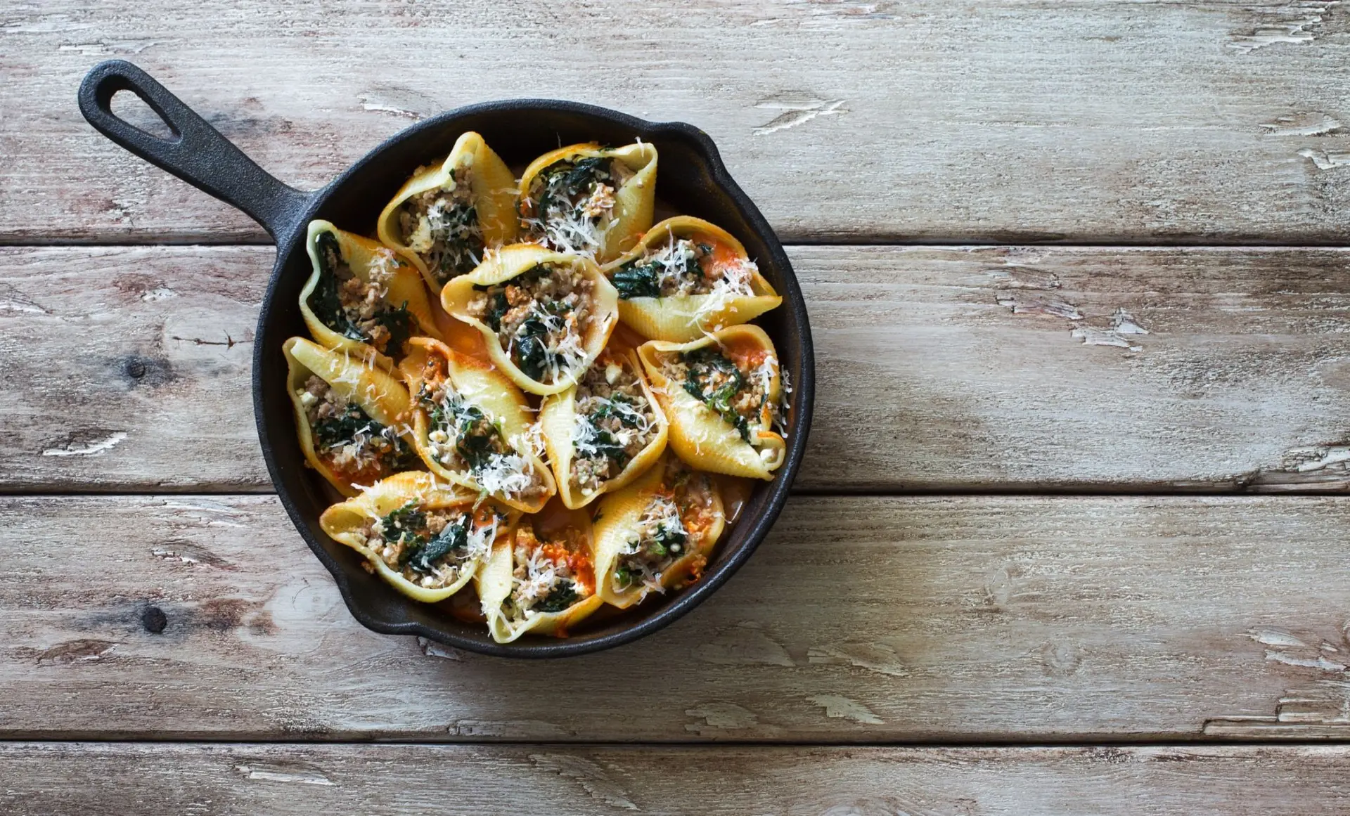 Conchiglioni à la viande et aux épinards