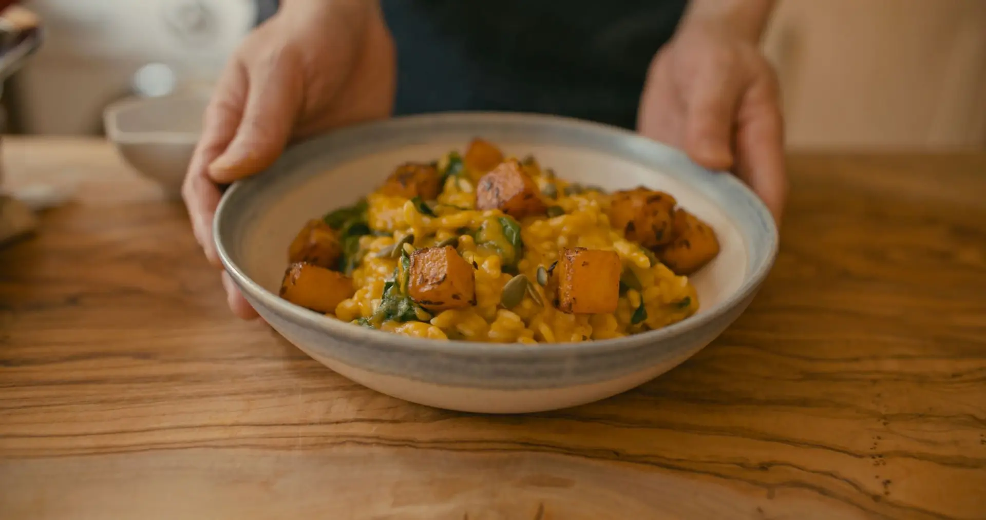 Risotto végétalien à la courge musquée et aux épinards