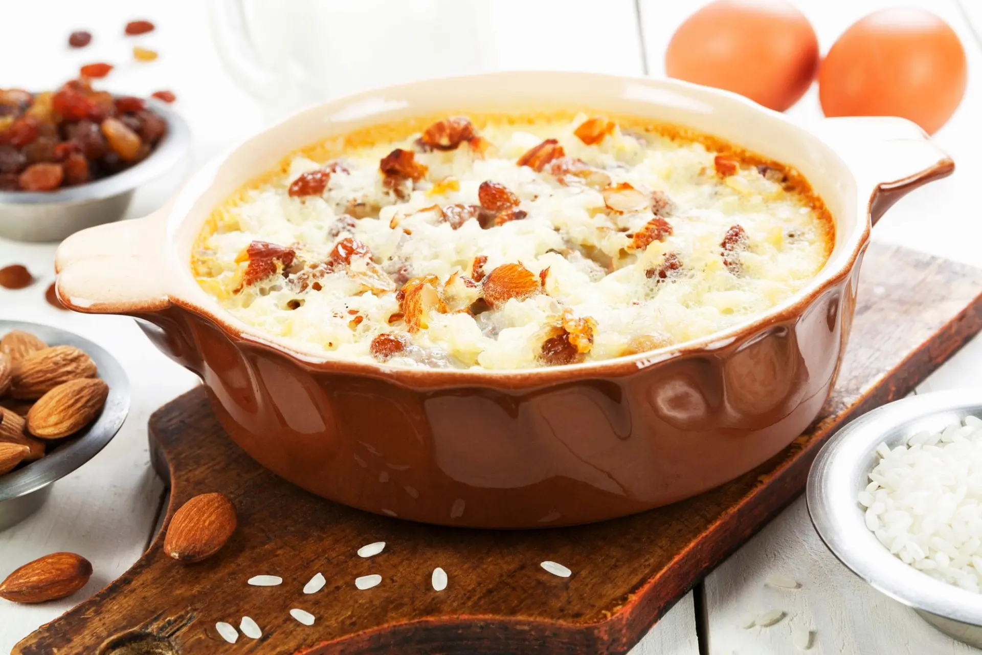 Riz au lait gratiné aux raisins et amandes