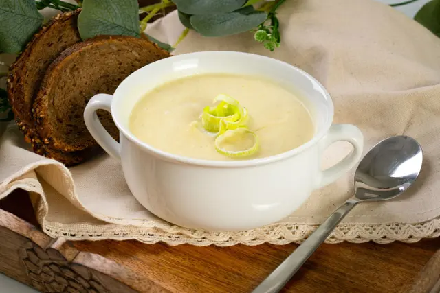 Soupe irlandaise aux poireaux et pommes de terre