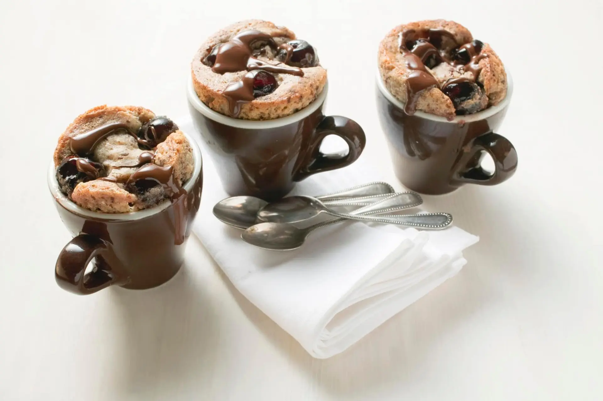 Moelleux chocolat-cerises en mugs