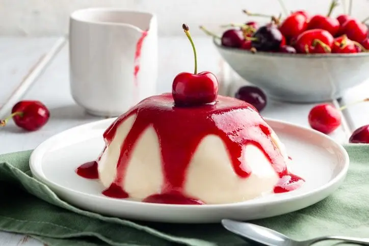 Panna cotta au coulis de cerise