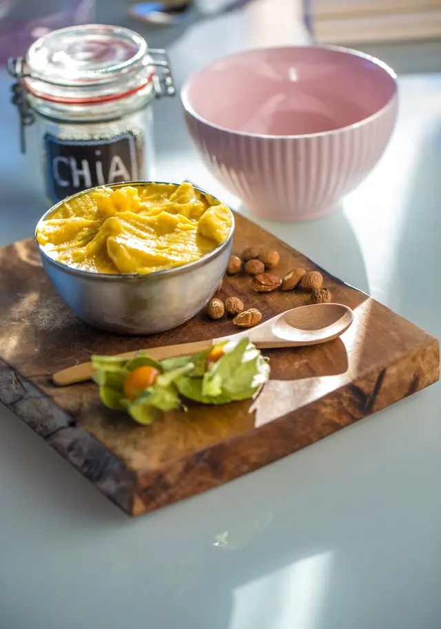 Smoothie mangue banane physalis et graines de chia