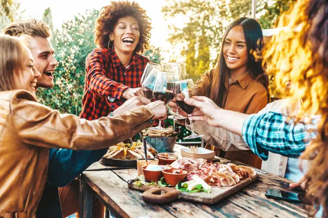 Après un excès à l’apéro ou au barbecue : comment aider son corps à récupérer ?
