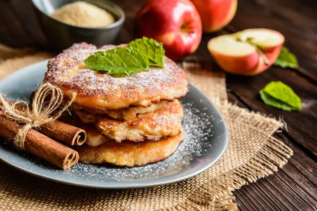 Recette des crêpes aux pommes douces et caillés