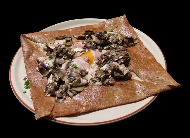 Galette de blé noir complète œuf champignon