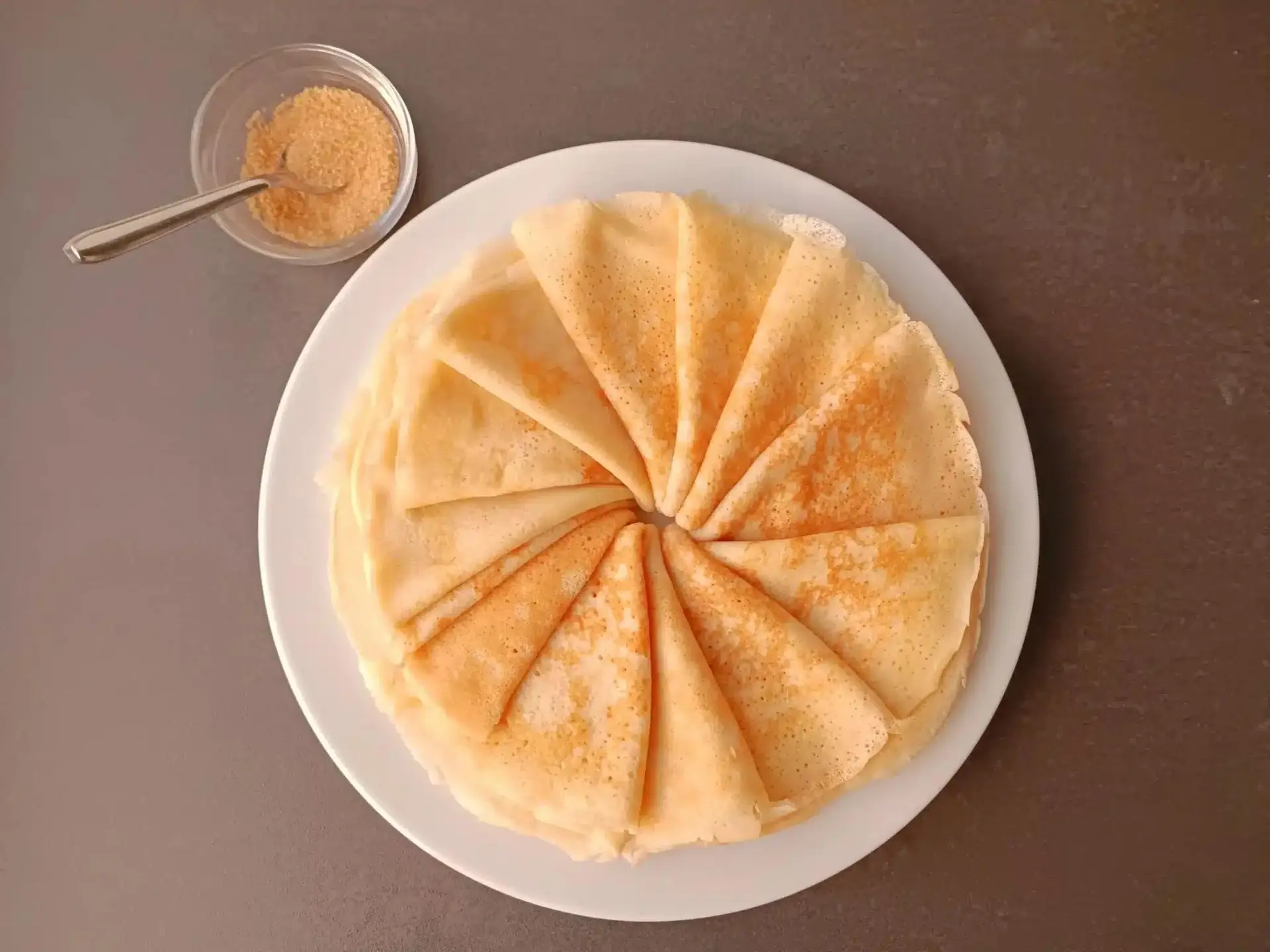 Crêpes moelleuses – recette facile pour petit déjeuner ou goûter