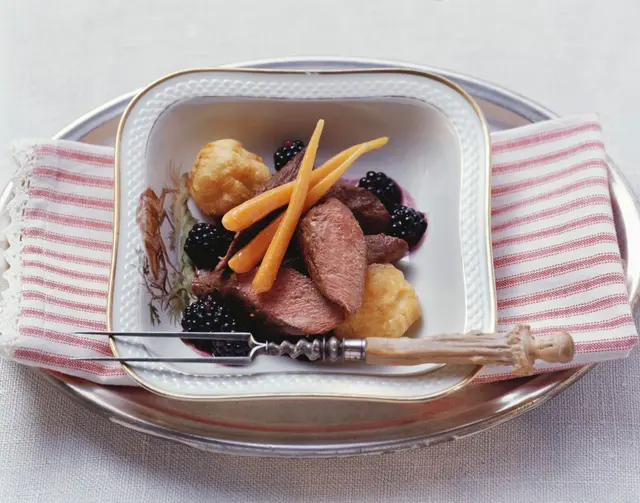 Lièvre à la sauce aux mûres