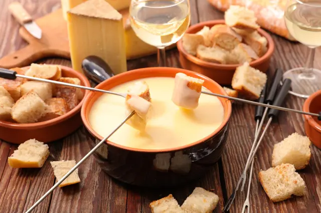 Recette fondue Savoyarde au vin traditionnelle