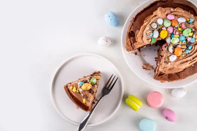 Gâteau au chocolat nid d’œufs de Pâques