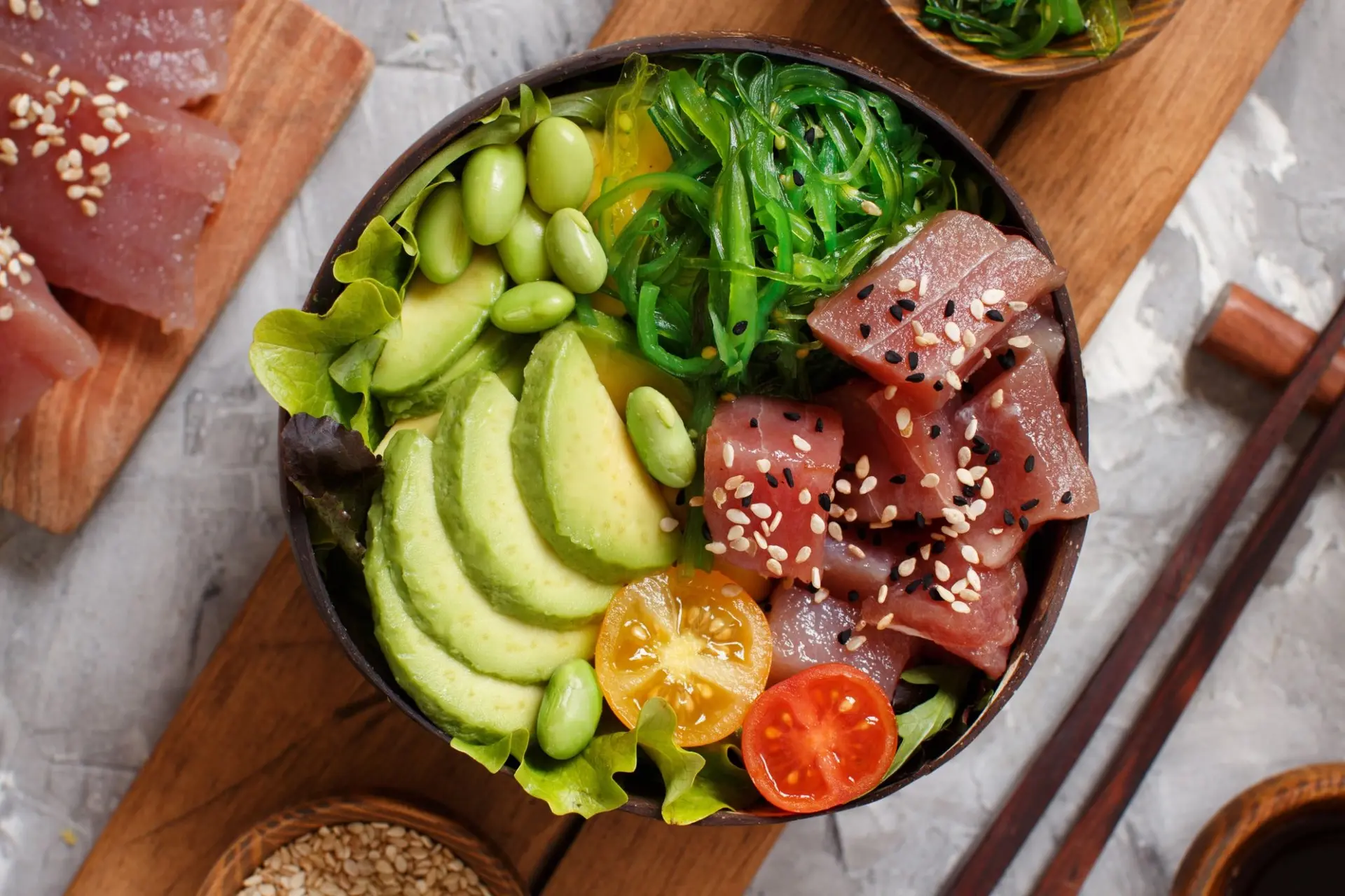 Poke bowl de thon hawaïen