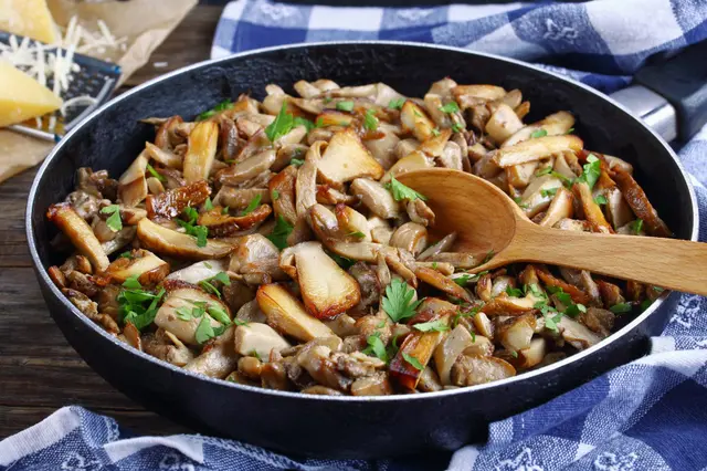 Cèpes poêlés au persil