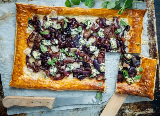 Tarte aux oignons rouges